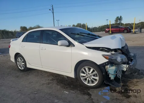 2010 Toyota Corolla Base z USA, uszkodzony, nr VIN 2T1BU4EE1AC433925